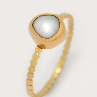 Dotted freshwater pearl ring