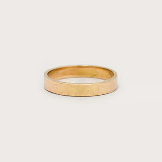 Gold band ring