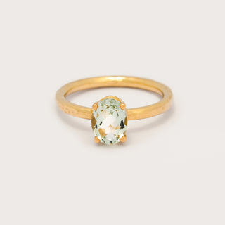 Oval solitair ring