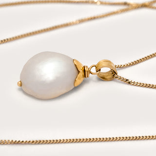 Vintage baroque pearl necklace