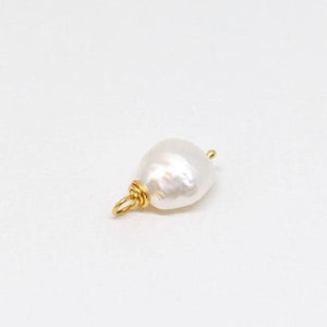 Baroque pearl charm