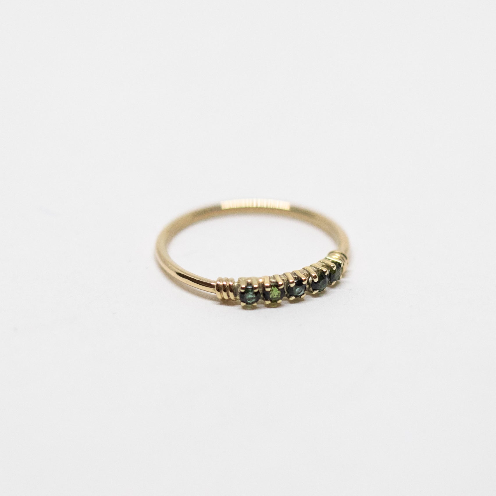 Five stone cable ring
