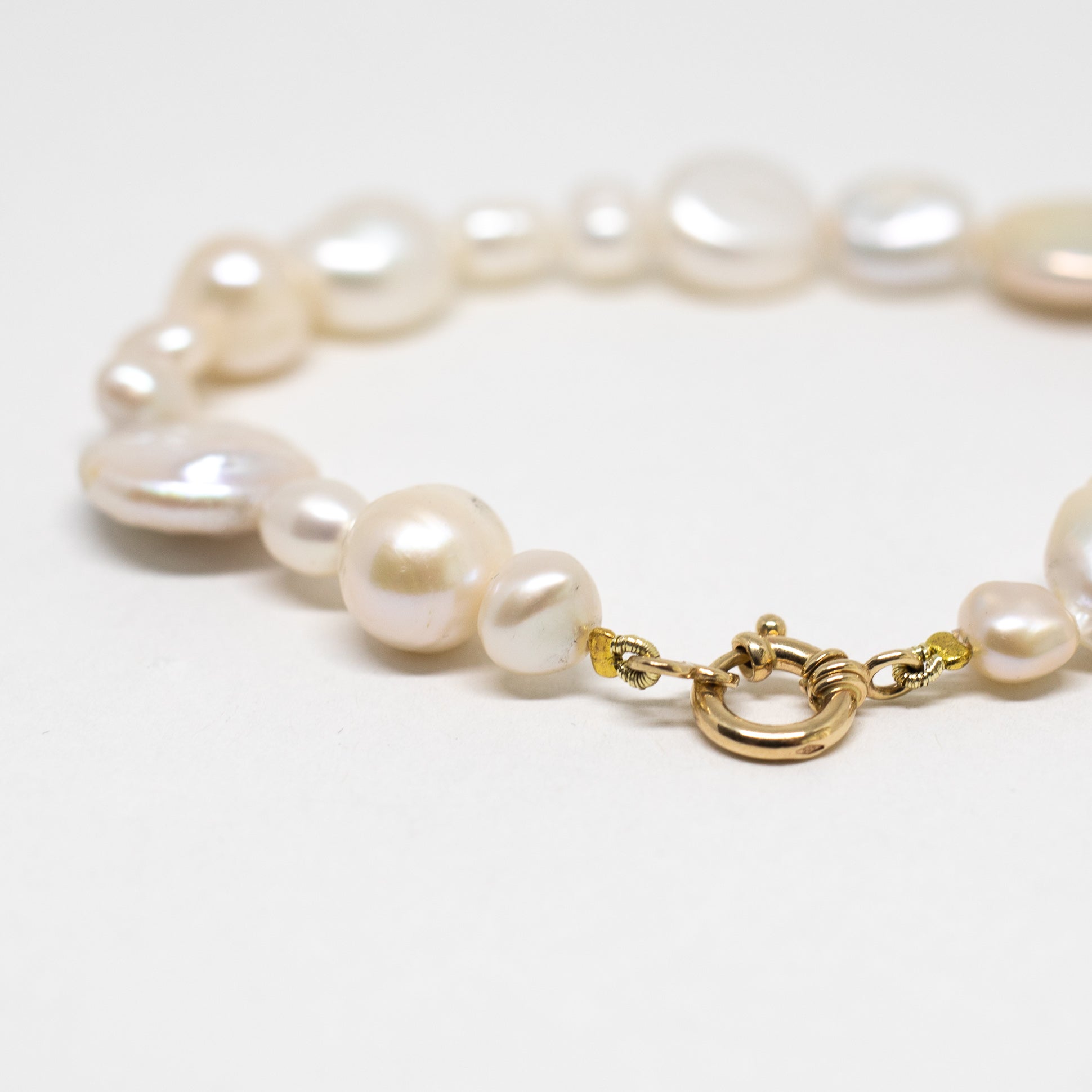 Synergy pearl bracelet