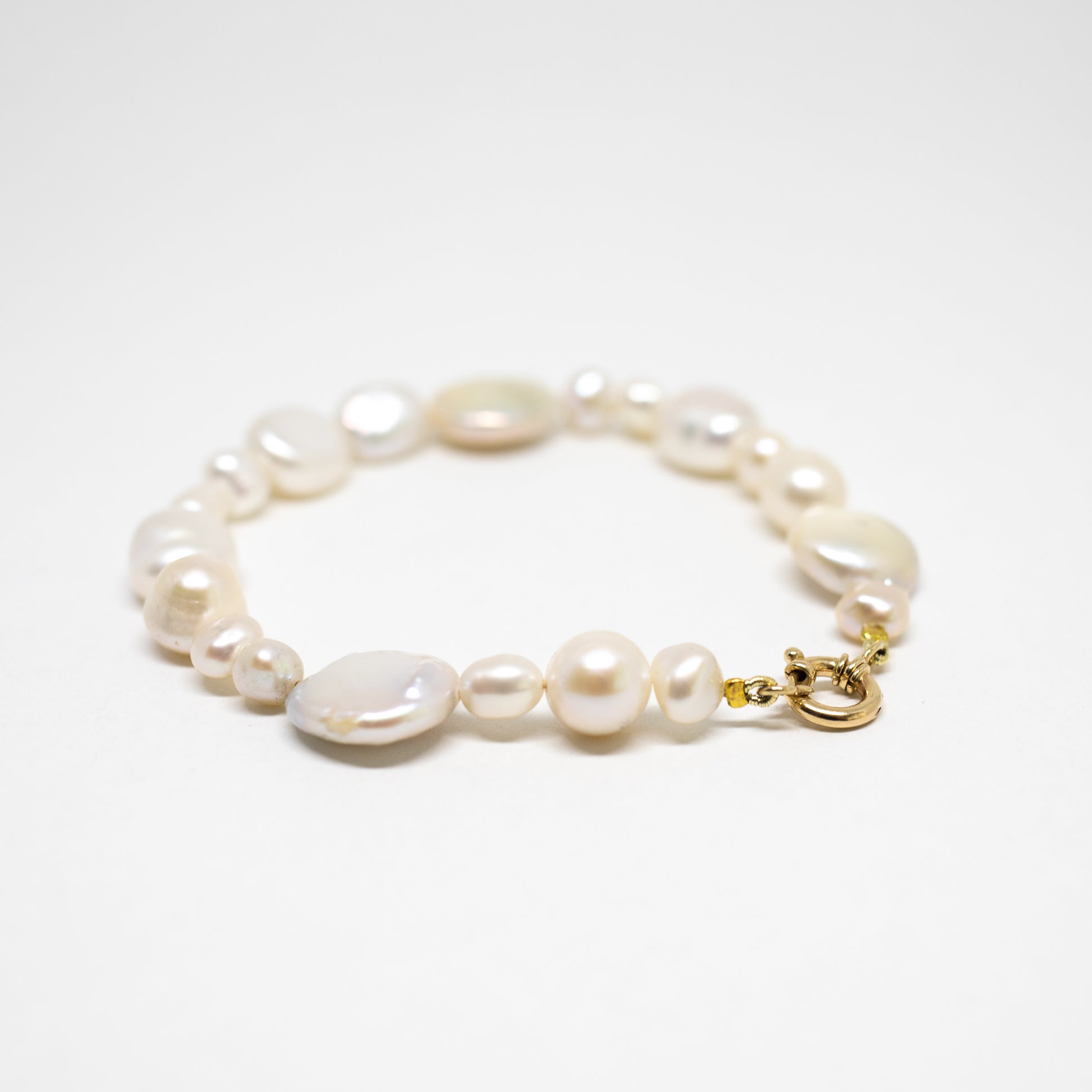 Synergy pearl bracelet