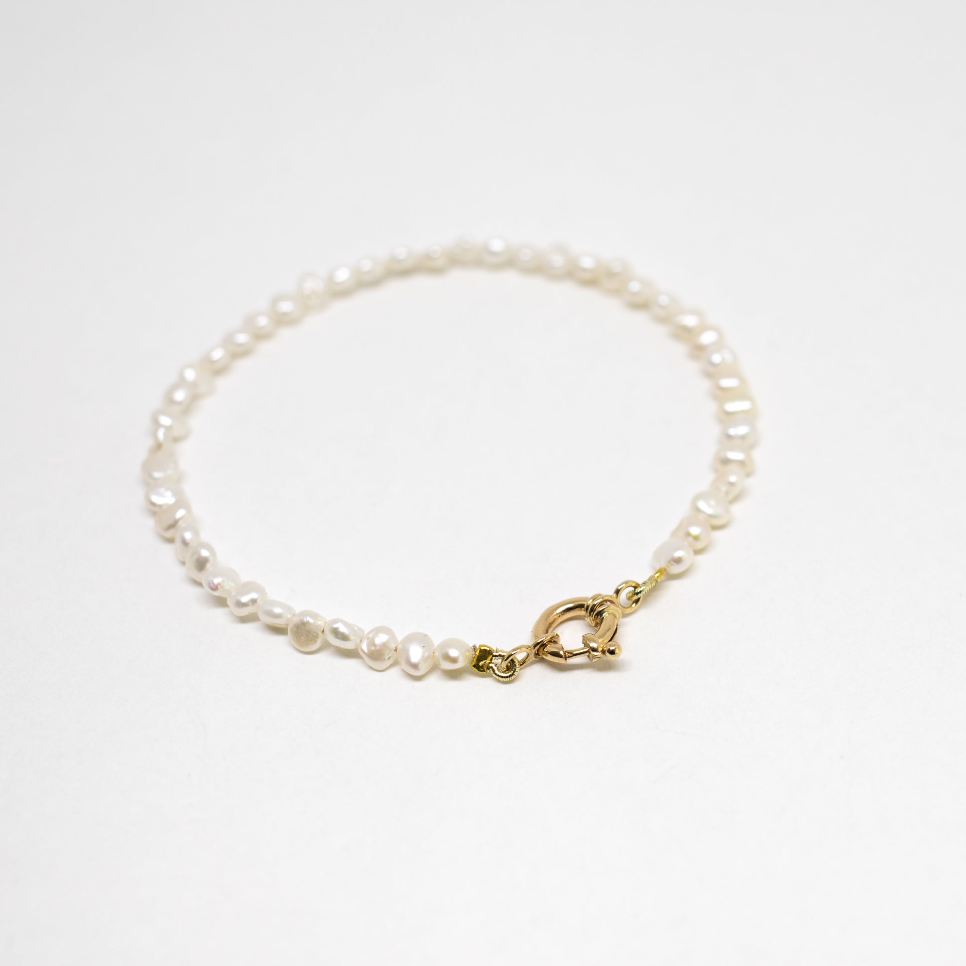 Baby pearl bracelet