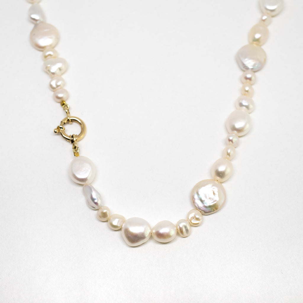 Synergy pearl necklace – Charlotte de Koomen Jewelry