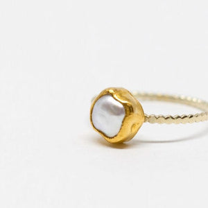 Dotted freshwater pearl ring