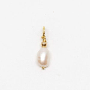 Single freshwater pearl charm