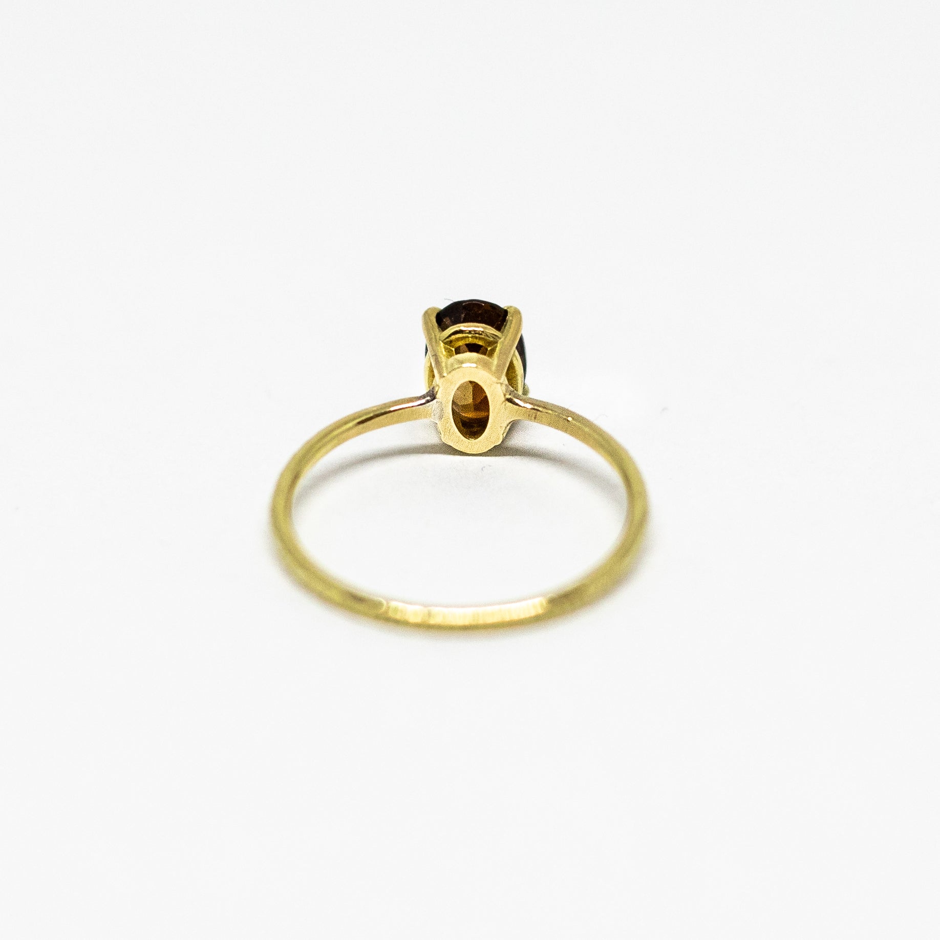 Fine oval solitair ring