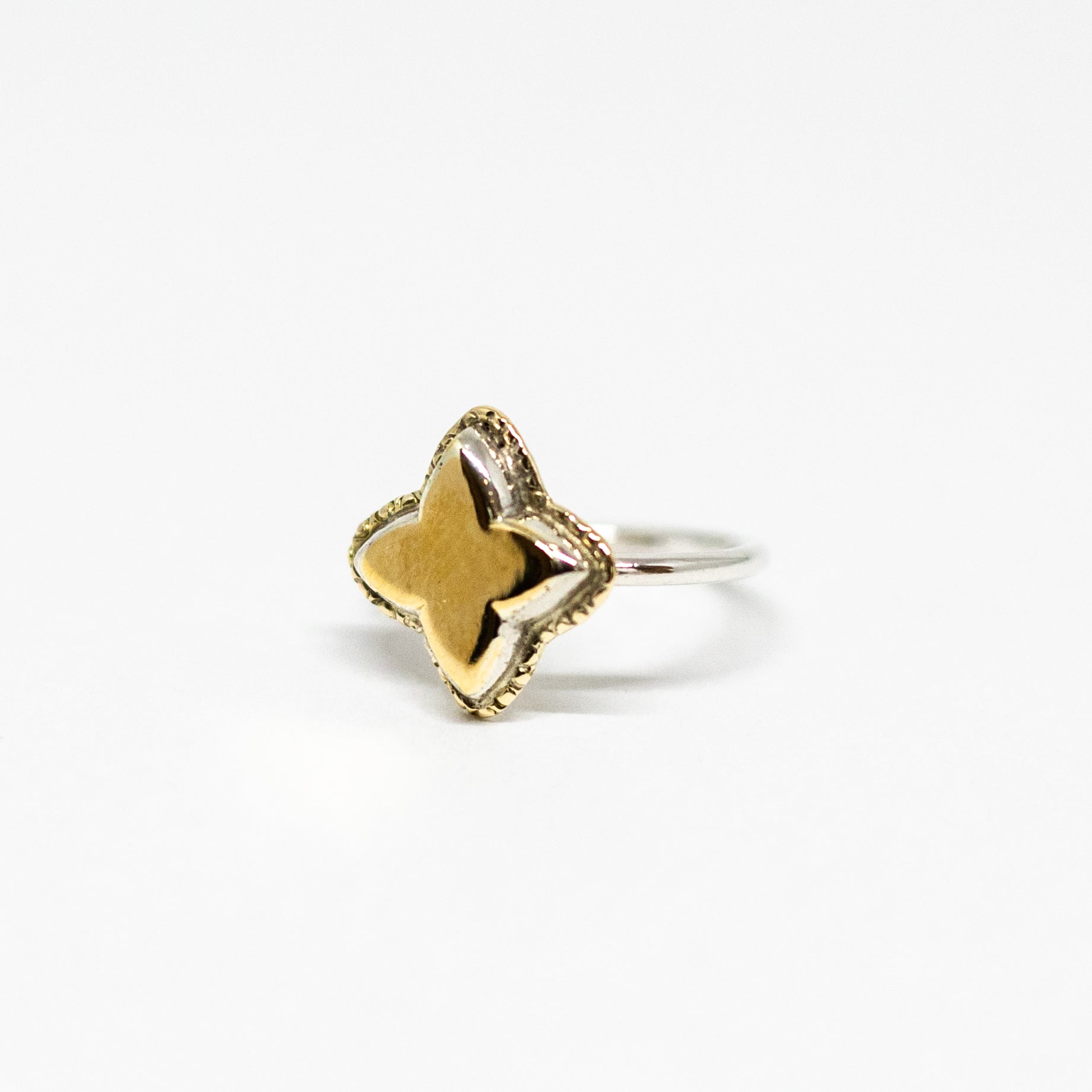 Clover ring